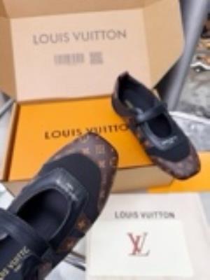 wholesale quality women louis vuitton shoes model no. 554